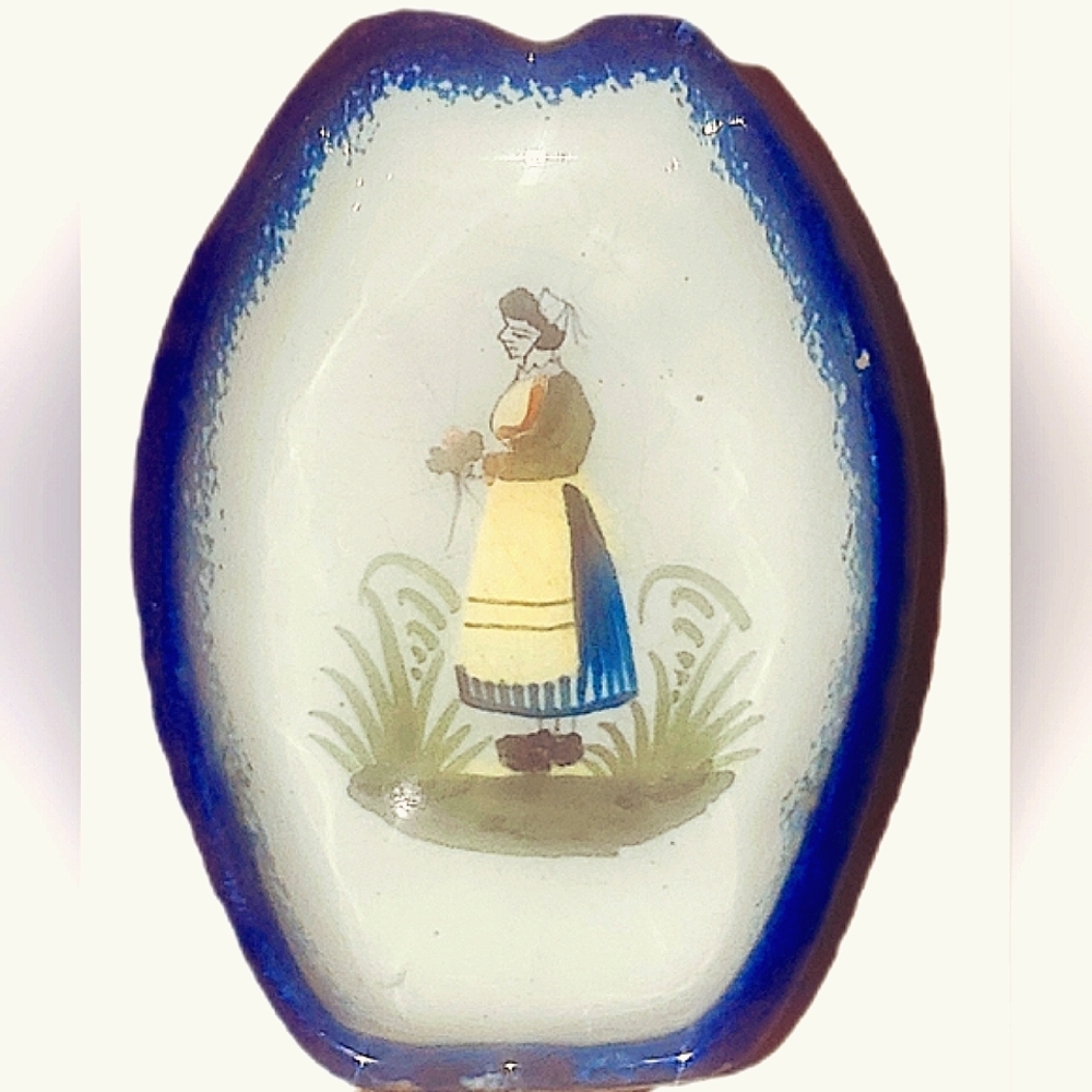 ✨️Vintage Henriot Quimper Signed Oval Shaped Hand Painted Trinket Dish